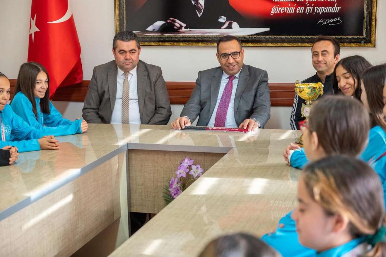 Menteşe Cumhuriyet Ortaokulu Hokey Takımı Türkiye Şampiyonu Oldu 2